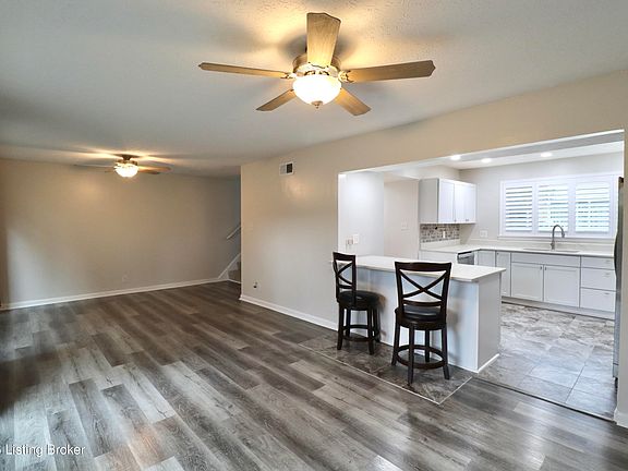 3rd image of 640 Zorn Ave APT 8A