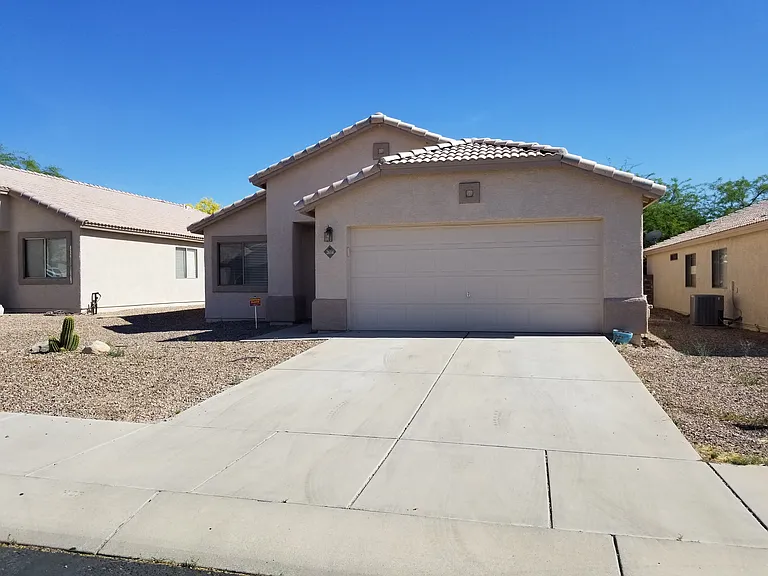 2614 W Cezanne Cir — Photo 1
