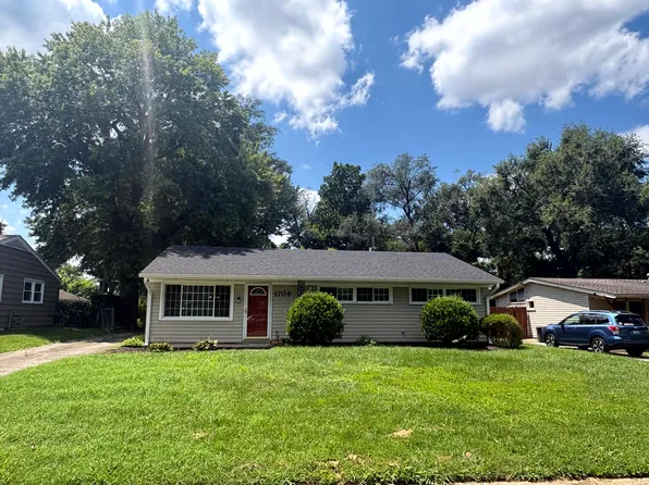 1706 Ashmoor Ln, Moorland, KY 40223