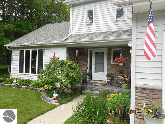 5th image of 1281 E Lincoln St