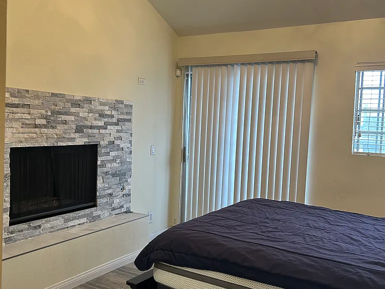 219 S Redwood Ave #6 — Photo 2