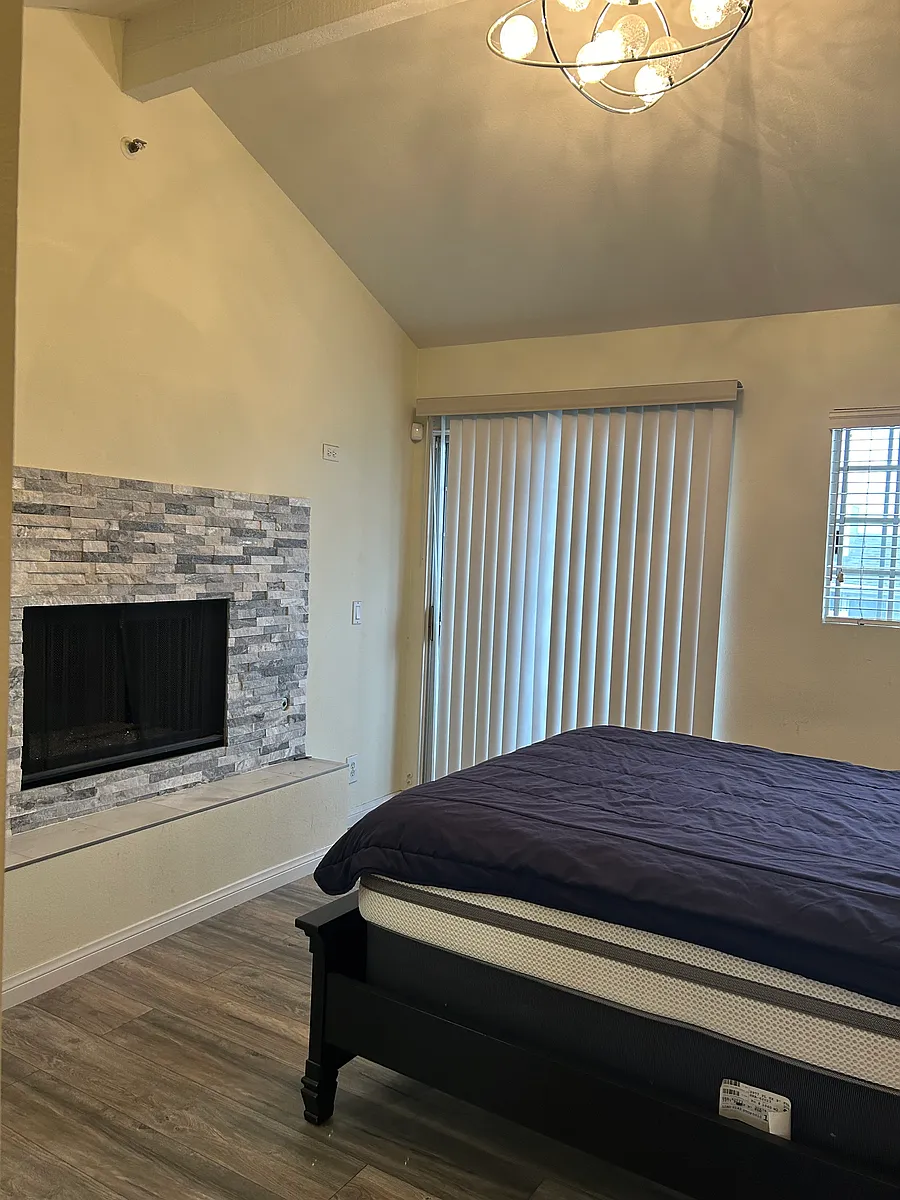 Building Photo - 219 S Redwood Ave #6