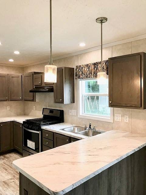 1st image of 114 Fernald Dr #114