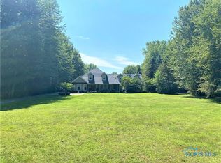 9509 Wolfinger Rd, Holland, OH 43528