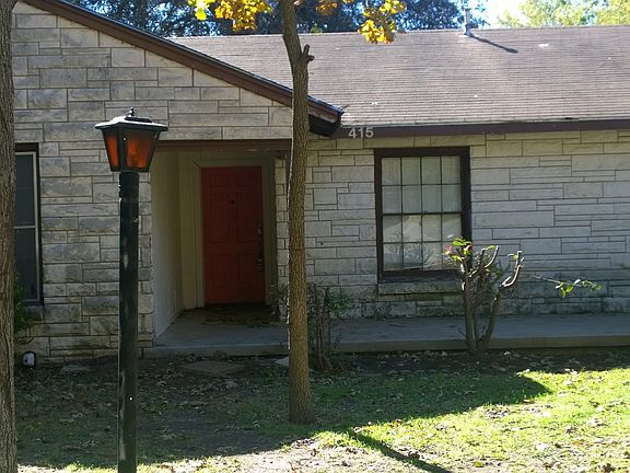 3rd image of 415 E Lamar Dr