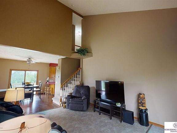 4th image of 13501 S 33rd St