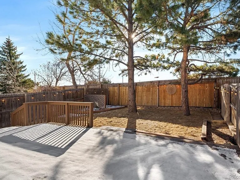 2060 E Phillips Ln — Photo 4