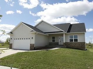 5120 Cotton Ct SW, Cedar Rapids, IA 52404