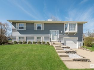 291 Boulder Hill Pass, Montgomery, IL 60538