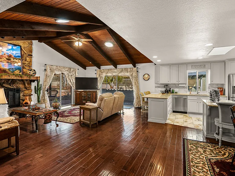 50 Pine Ct — Photo 9