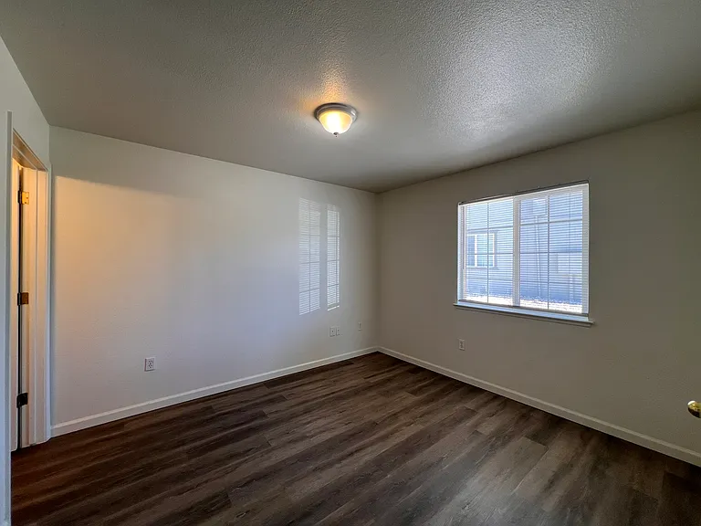 Cedar Apartments — Photo 8