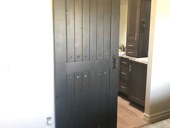 2nd image of 4156 Franzia