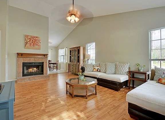 5th image of 210 Salterton St