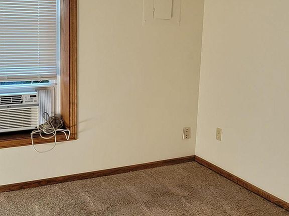 5th image of 572 Vaughn Trl #572