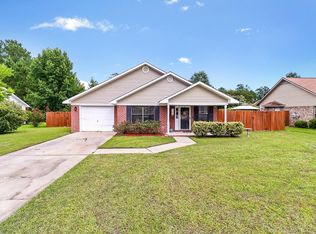 831 N Brickyard Rd, Hinesville, GA 31313