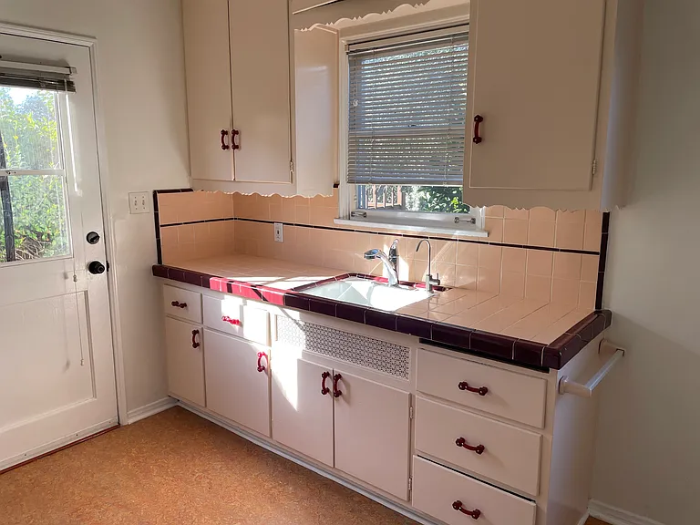 3362 Atwater Ave — Photo 8