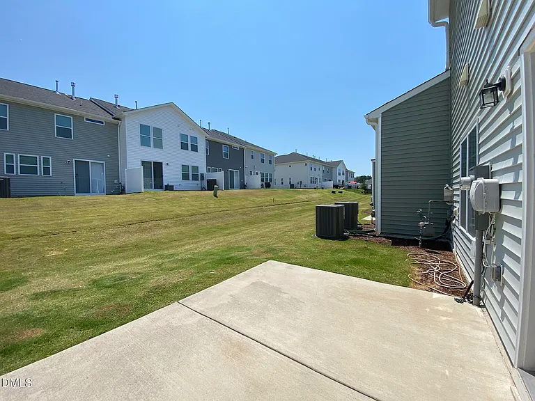 560 Barneswyck Dr — Photo 24