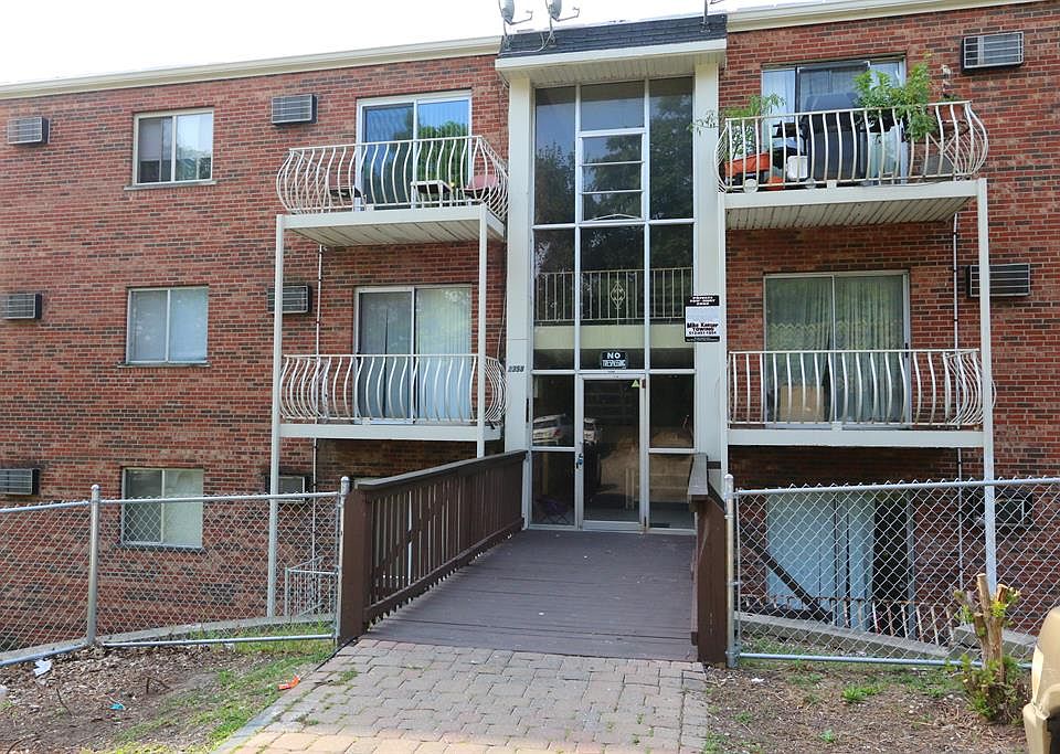 1st image of 2358 Harrison Ave Unit 25