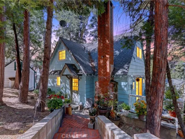 208 Heliotrope Dr, Lake Arrowhead, CA 92352