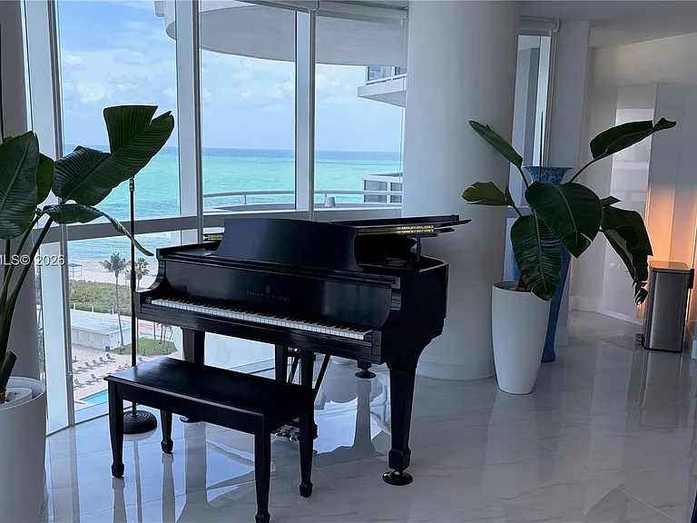 6301 Collins Ave #1207 — Photo 1