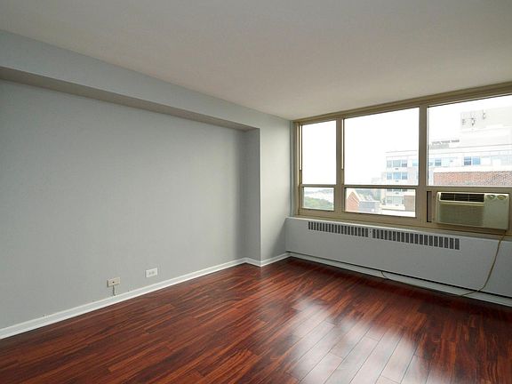 2nd image of 3950 N Lake Shore Dr APT 1800