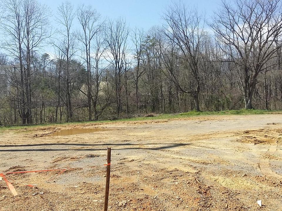 2nd image of 501 Wildwood Rd