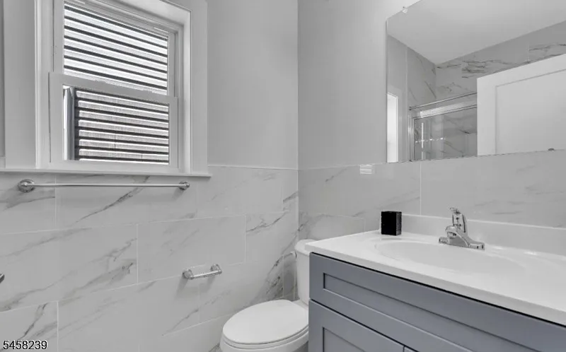 3 bed, 2.0 bath, $3,400 — Photo 2