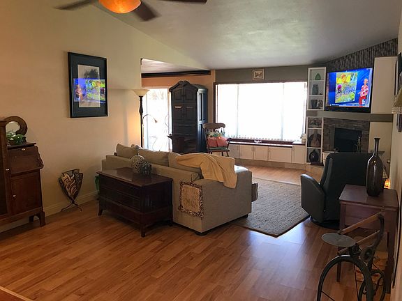 5th image of 1013 N Tenaya Way