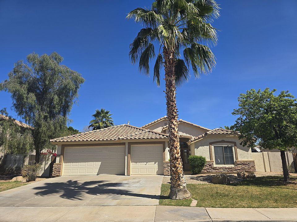 1st image of 1074 E Cathy Dr