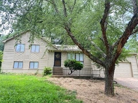 1st image of 2835 Baywood Dr
