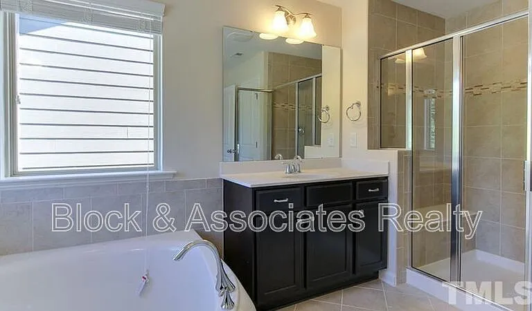 213 Begen St — Photo 15