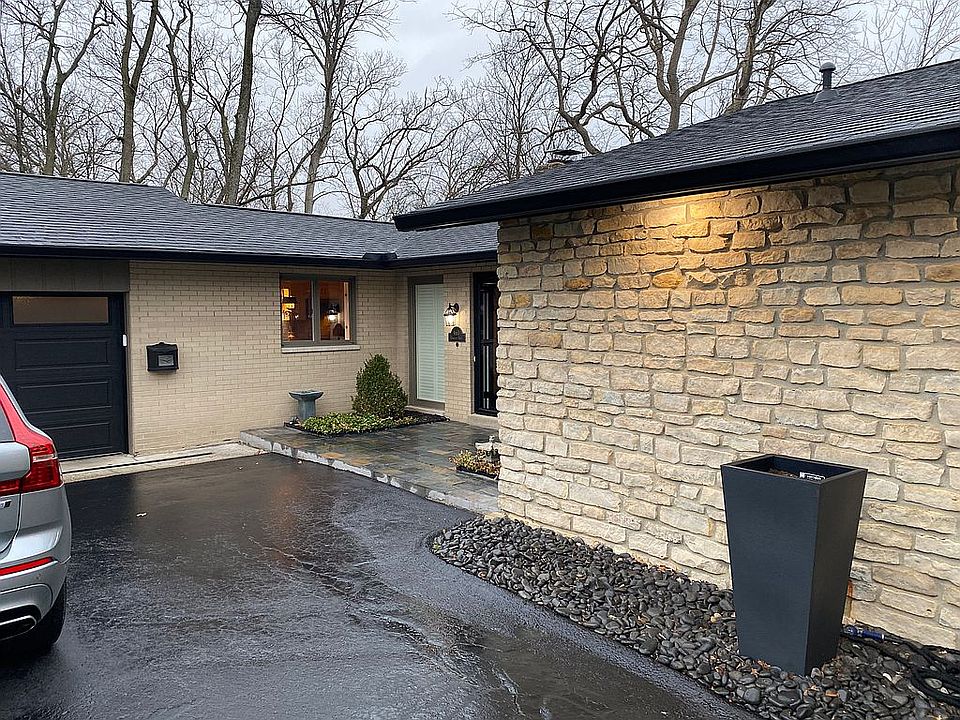 1st image of 460 Oakwood Dr
