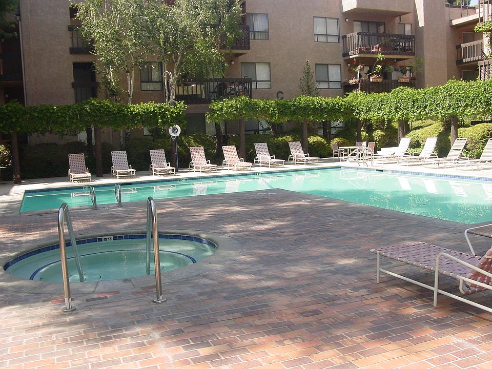 1st image of 22100 Burbank Blvd Unit 168G