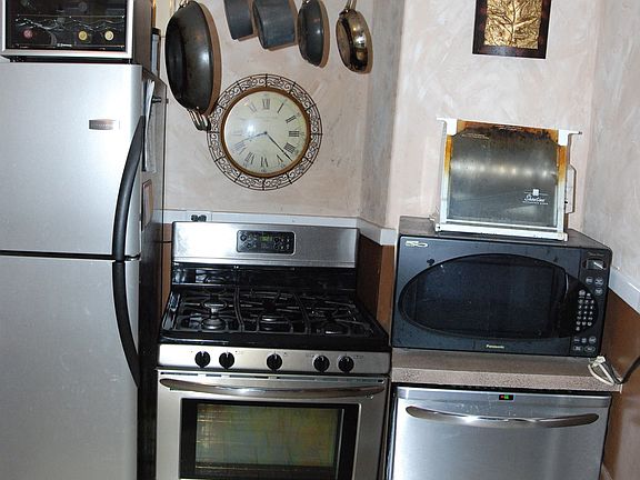 Newer Stainless Appliances Stay with the House