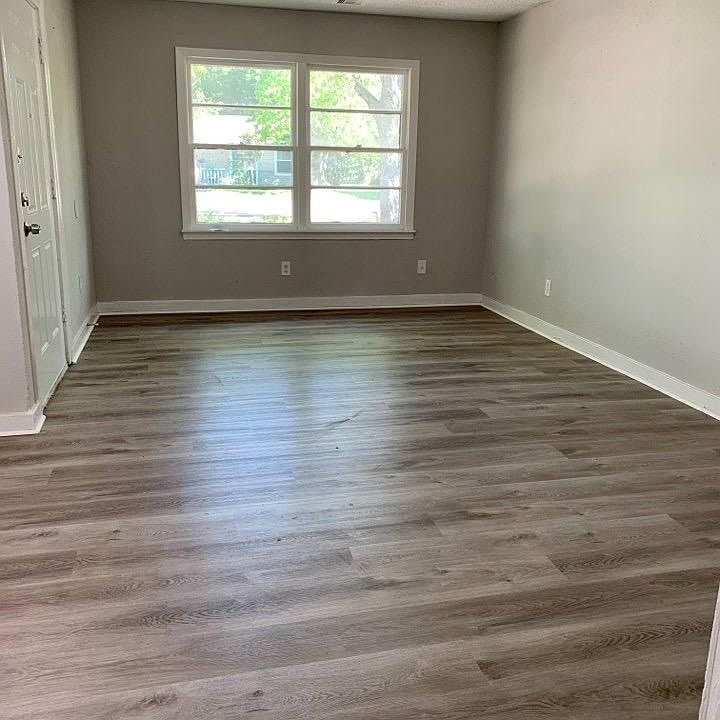 1st image of 501 Honeysuckle Dr