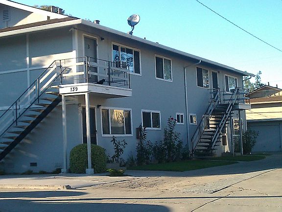 5th image of 139 Adler Ave APT 2