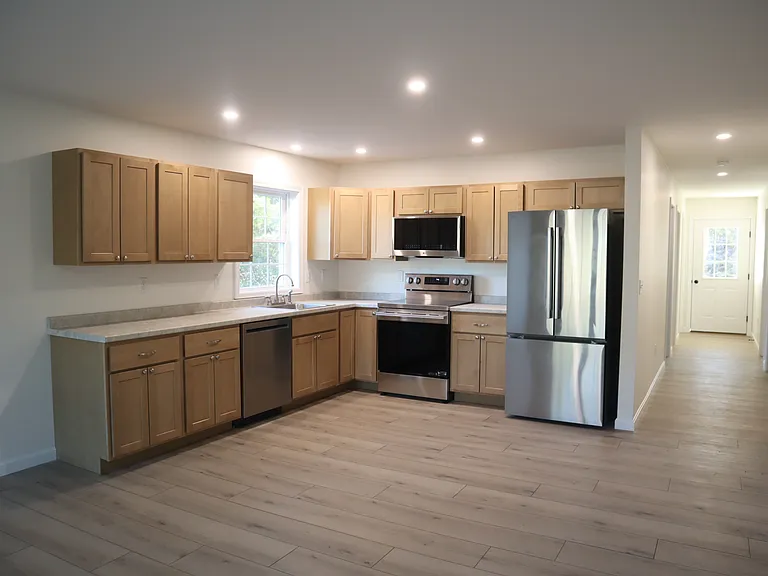 428 Turner St — Photo 4