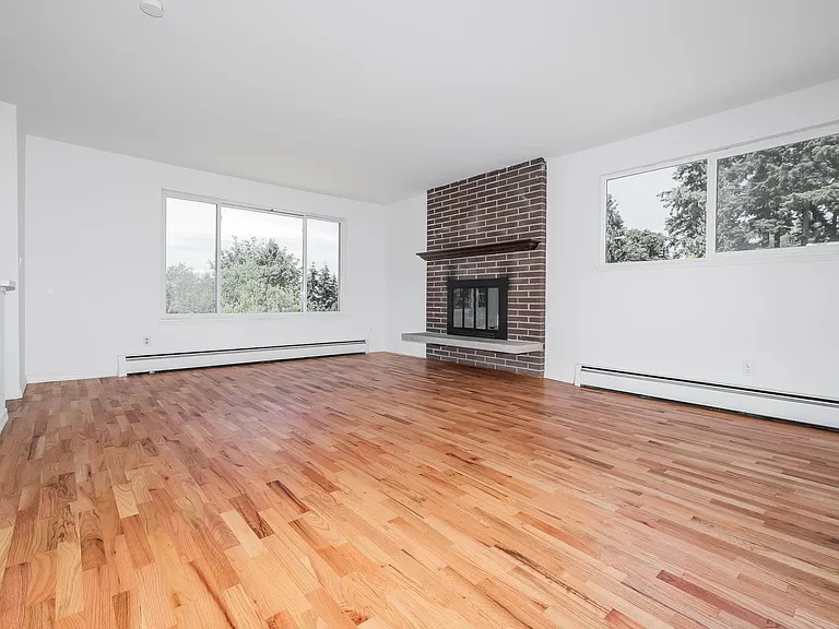 15433 22nd Ave SW — Photo 3