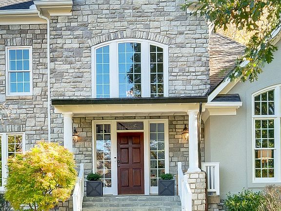 2nd image of 524 Turtle Creek Dr