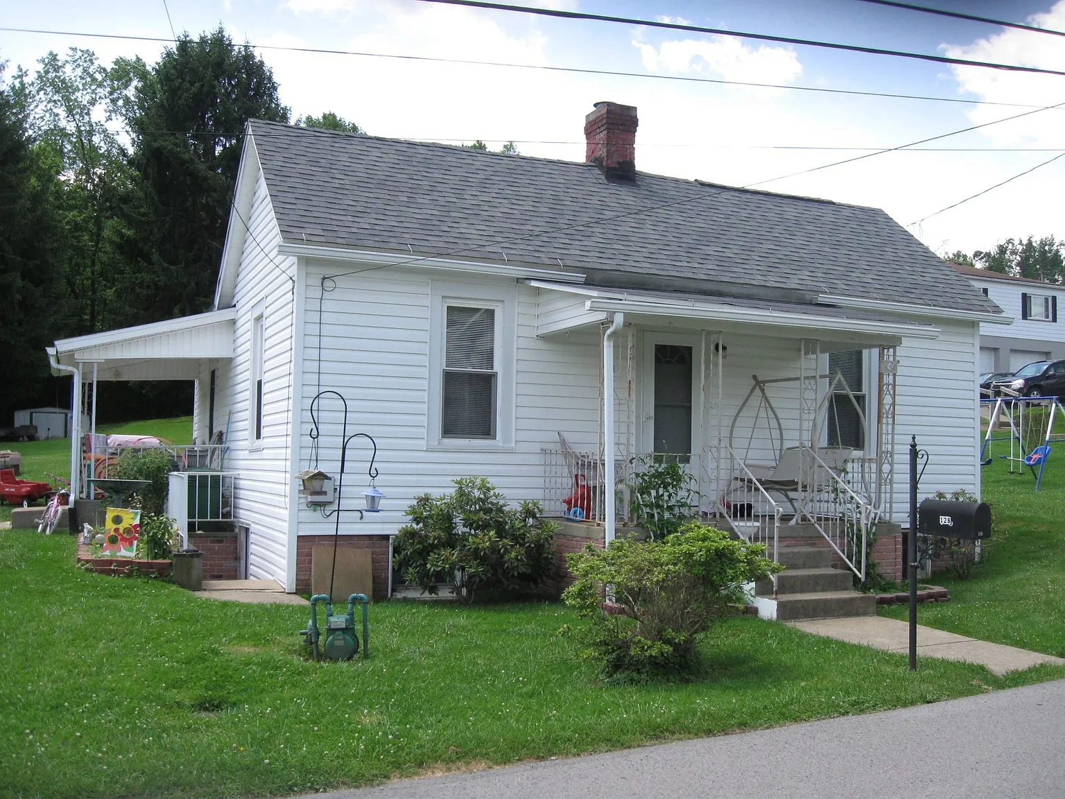 128 Hunsaker St photo 1