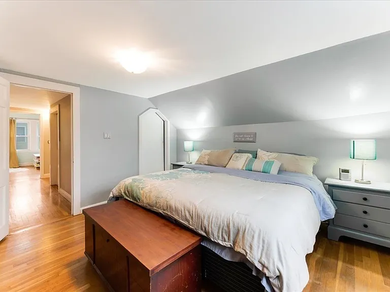 34 Julian Rd — Photo 15
