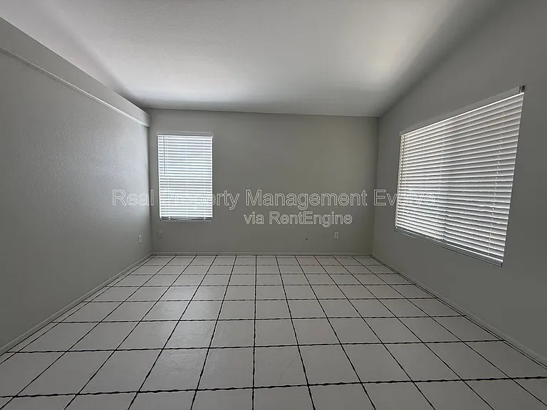 2340 E Derringer Way — Photo 5