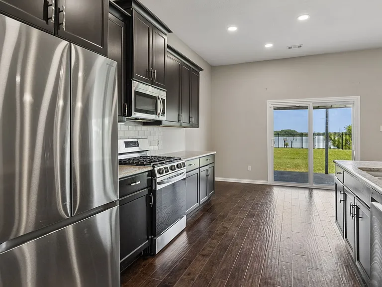 332 Hardwicke Ln — Photo 10