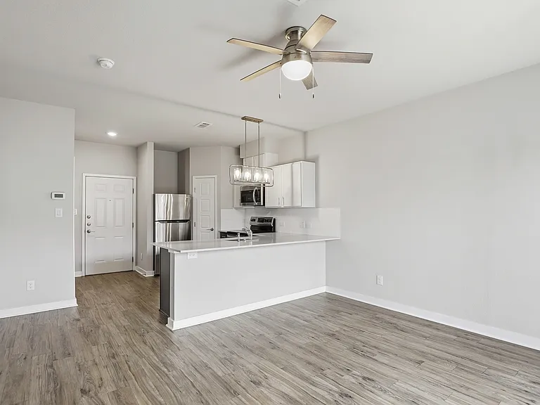 711 S Frio St #1203 — Photo 9