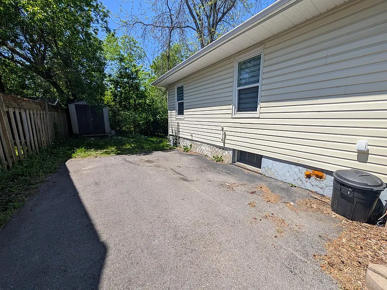 89 Factory St — Photo 15