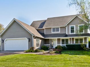 21046 N Crestview Dr, Barrington, IL 60010
