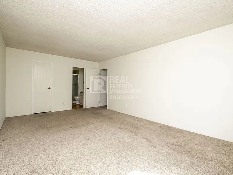 3470 S Poplar St #407 — Photo 14
