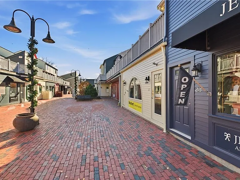 216 Goddard Row — Photo 27