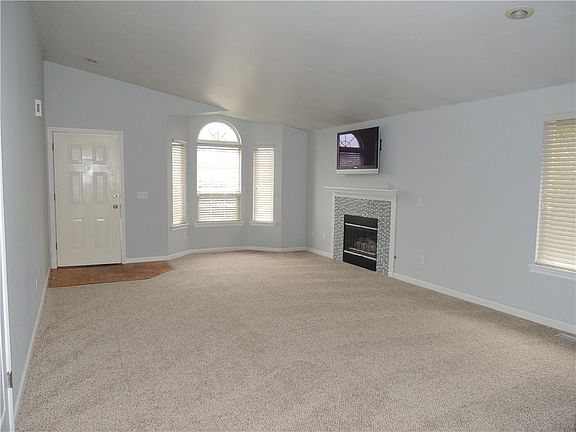 4th image of 5009 39th St NE