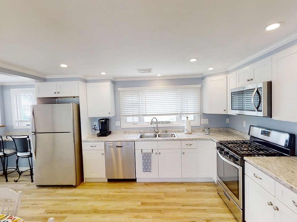 70 Brown Avenue, Hampton, NH 03842 Zillow